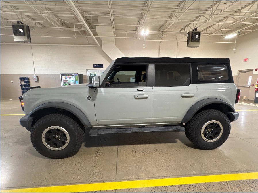 Photo 4 of this FORD BRONCO