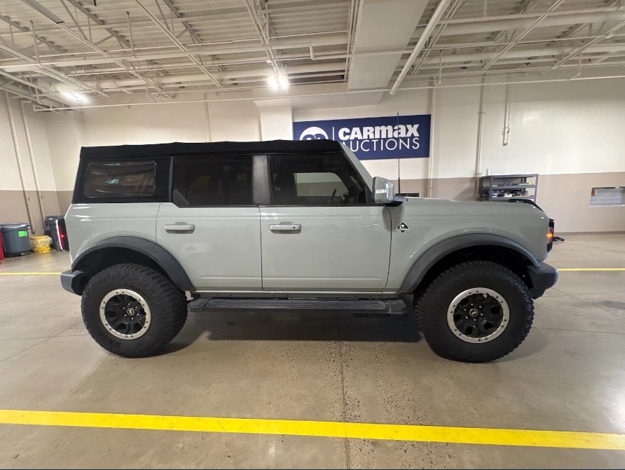 Photo 3 of this FORD BRONCO