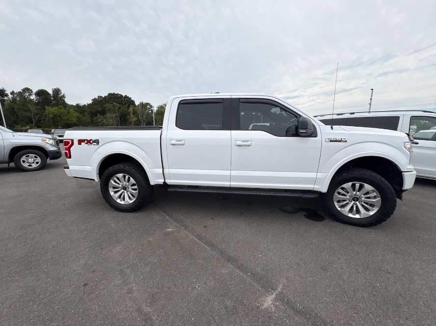 Photo 4 of this FORD F150