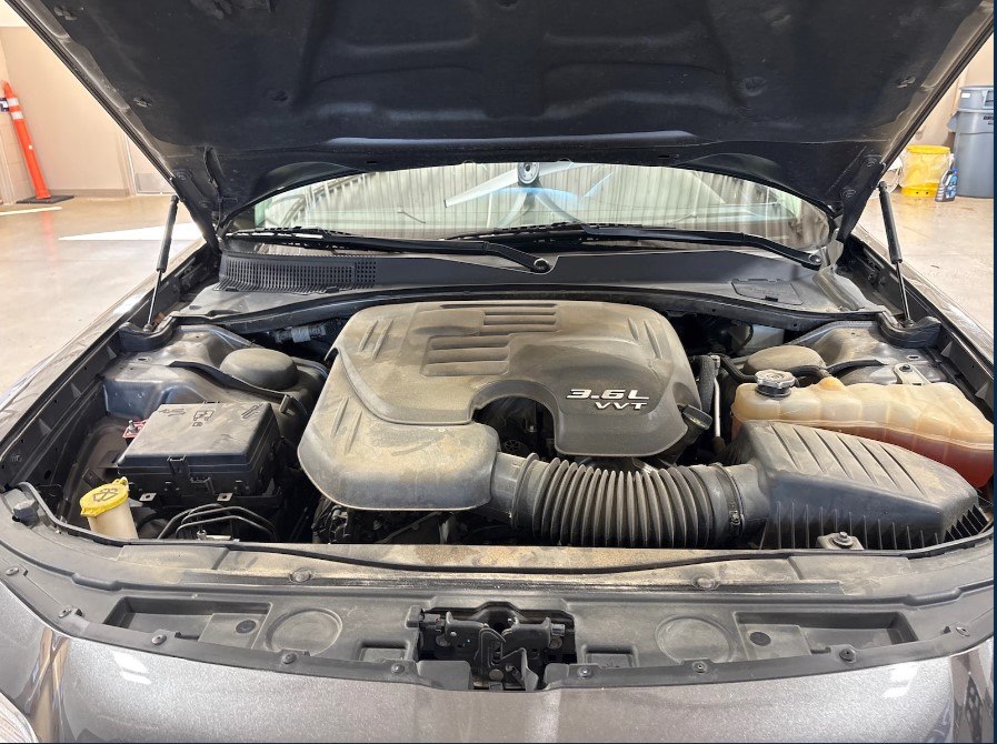 Photo 8 of this CHRYSLER 300