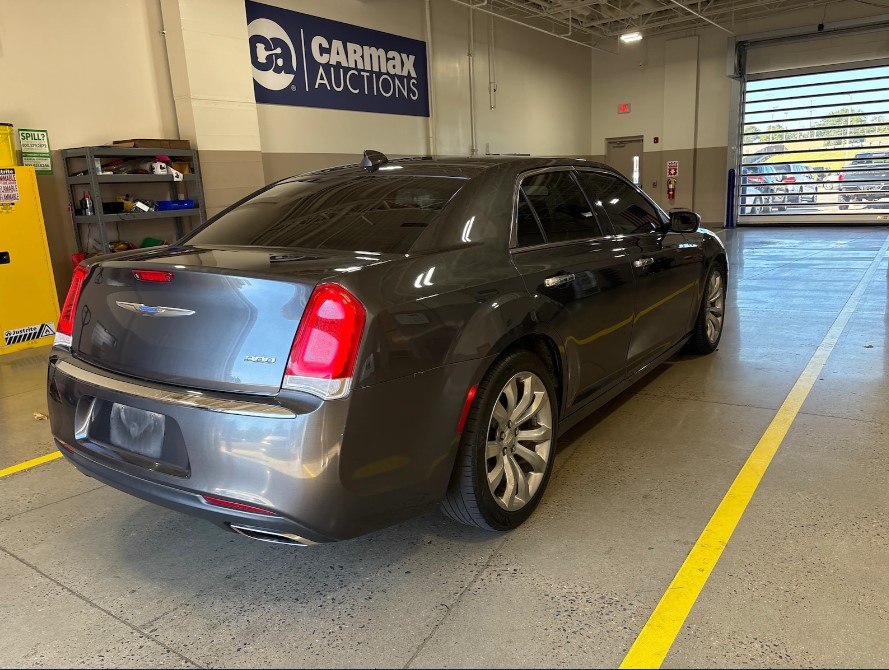 Photo 2 of this CHRYSLER 300