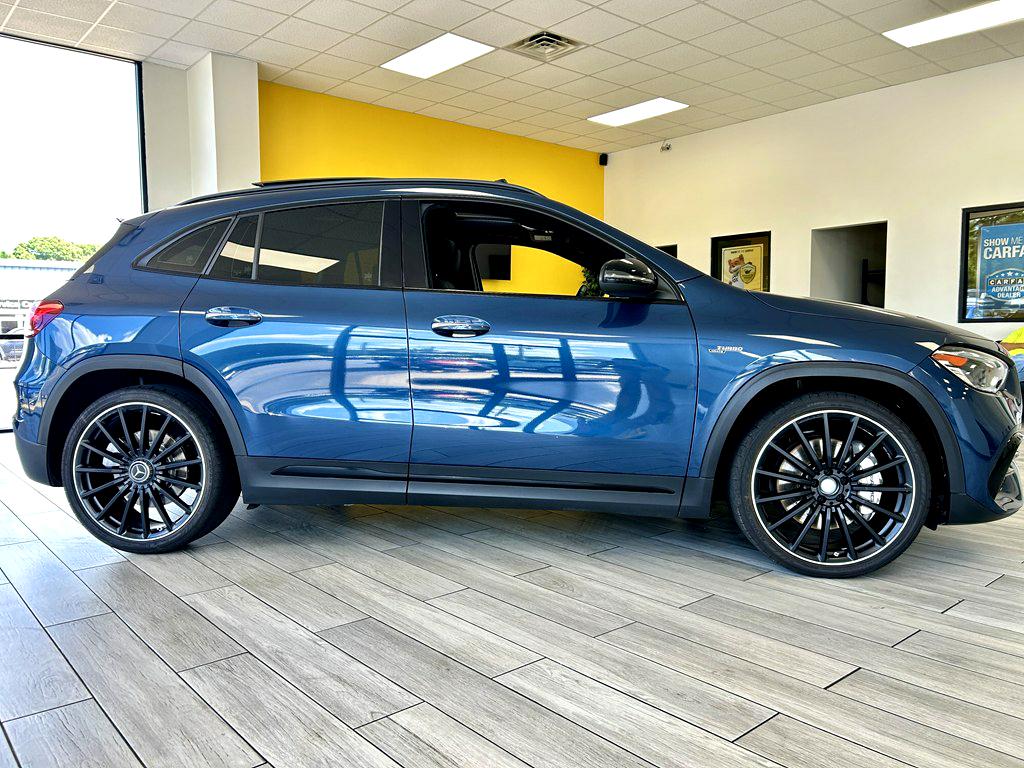 Photo 5 of this MERCEDES-BENZ GLA