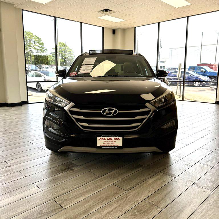 Photo 2 of this HYUNDAI TUCSON