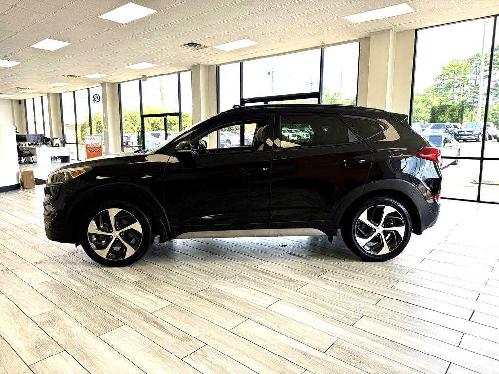 Photo 4 of this HYUNDAI TUCSON
