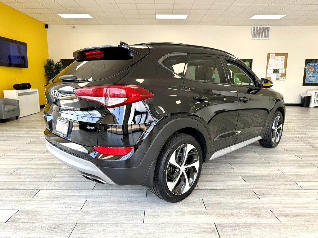 Photo 6 of this HYUNDAI TUCSON