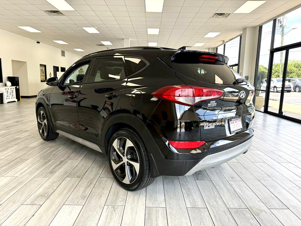 Photo 7 of this HYUNDAI TUCSON
