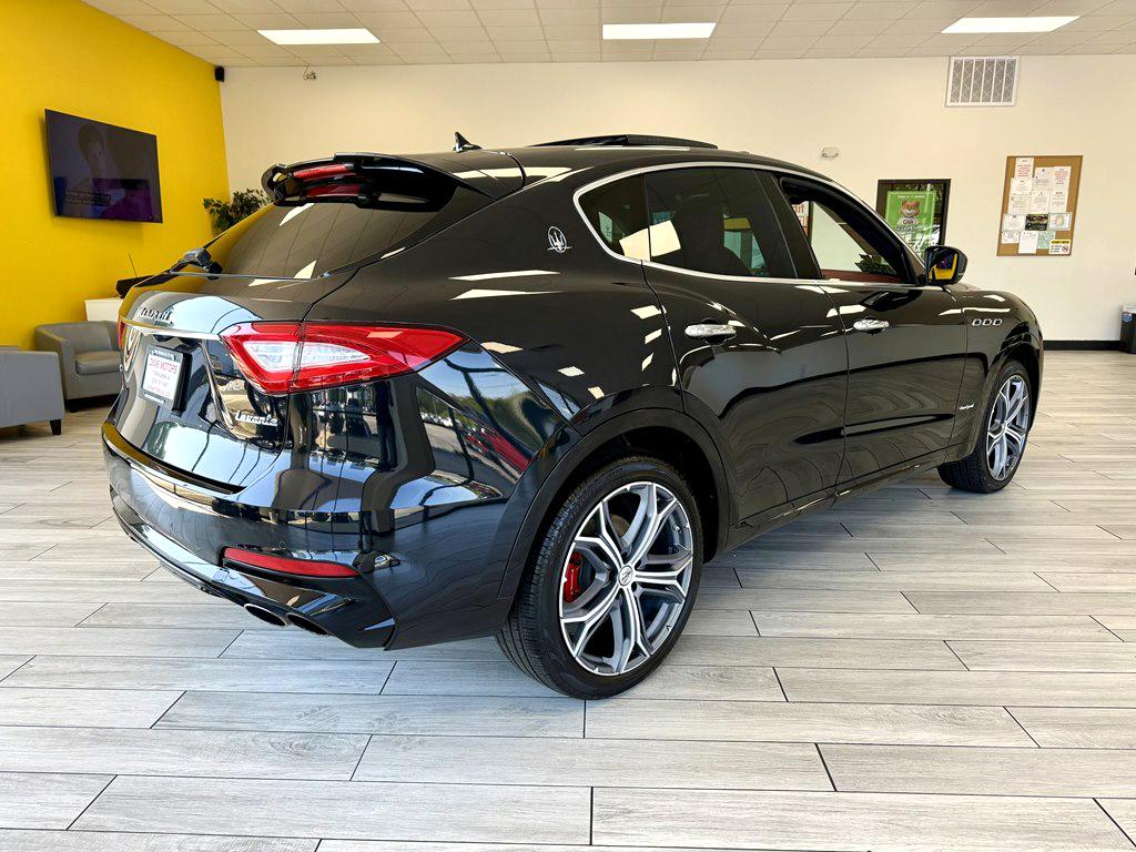 Photo 6 of this MASERATI LEVANTE
