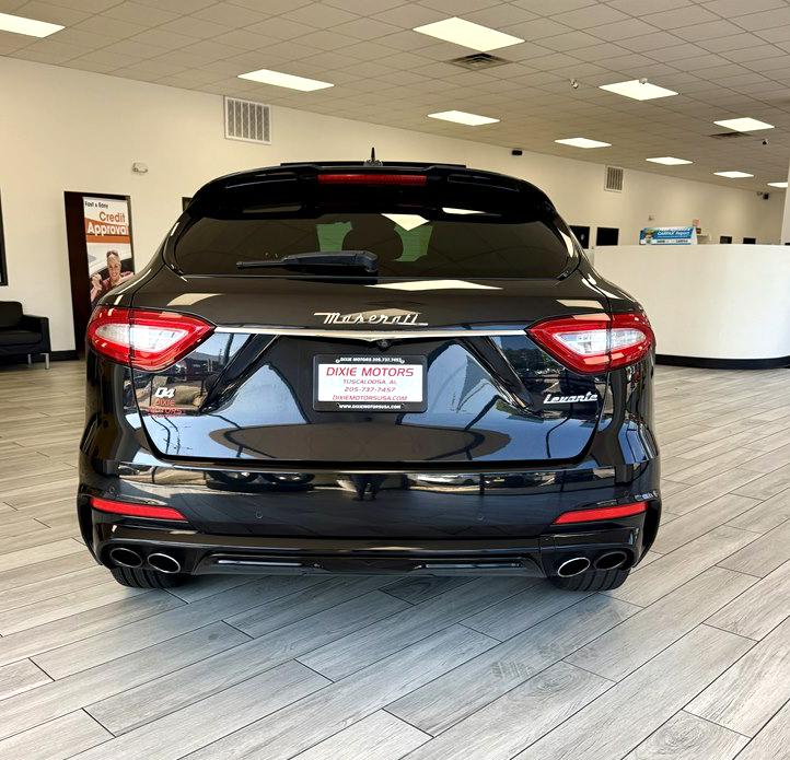Photo 8 of this MASERATI LEVANTE