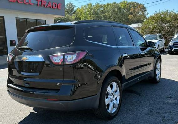 Photo 2 of this CHEVROLET TRAVERSE