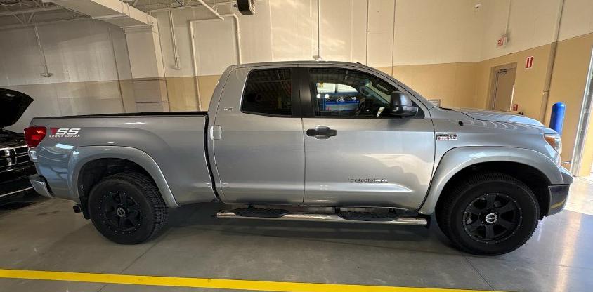 Photo 3 of this TOYOTA TUNDRA