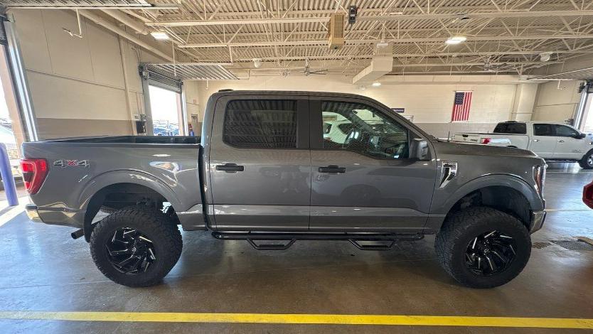 Photo 2 of this FORD F150
