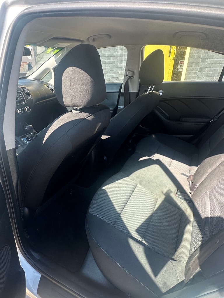 2017 Kia Forte #8