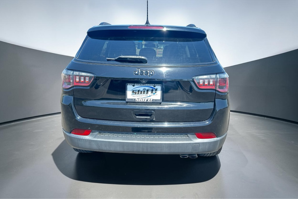 Photo 8 of this JEEP COMPASS