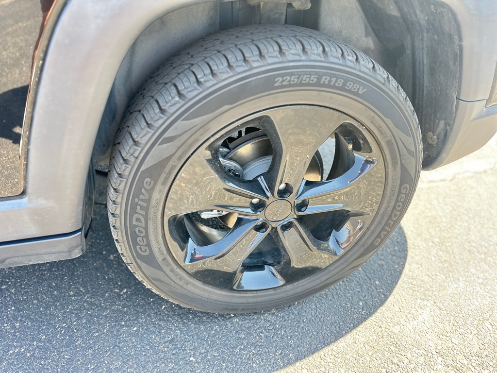 Photo 13 of this JEEP COMPASS