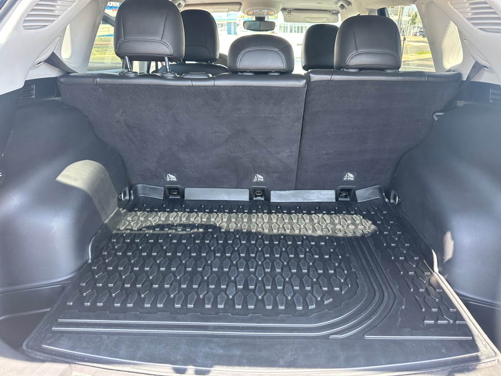 Photo 32 of this JEEP COMPASS