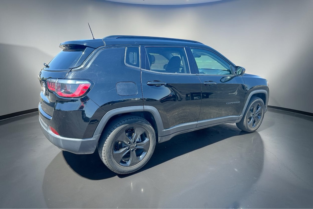 Photo 10 of this JEEP COMPASS