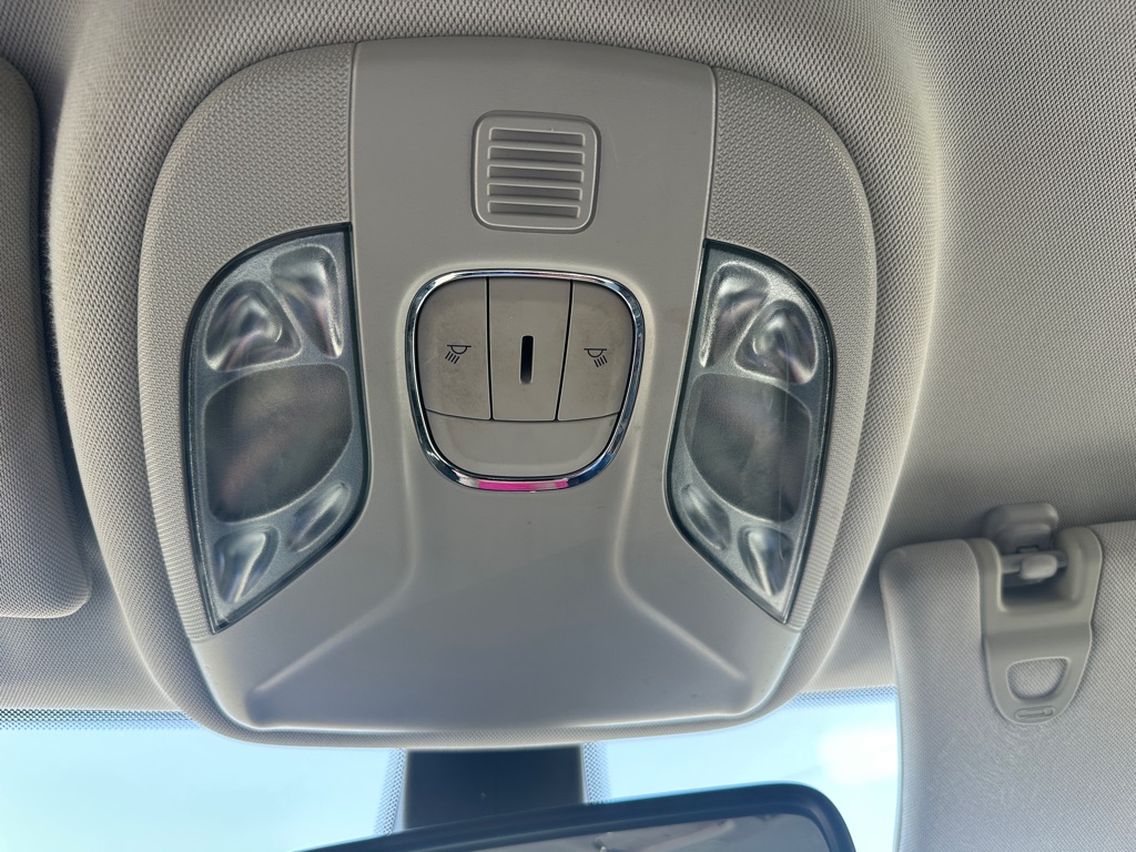 Photo 26 of this JEEP COMPASS