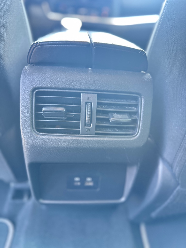 Photo 29 of this NISSAN ROGUE