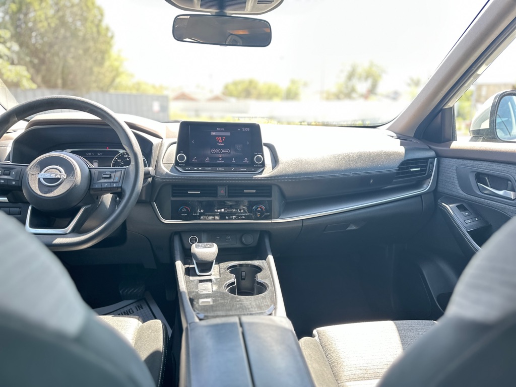 Photo 30 of this NISSAN ROGUE