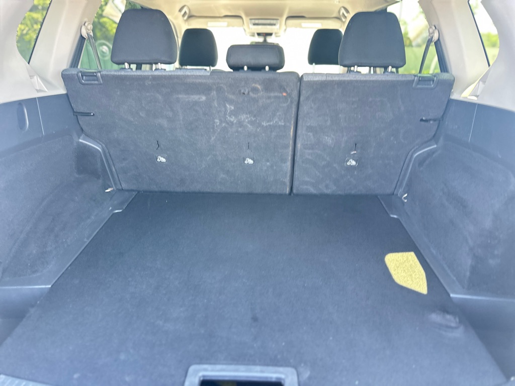 Photo 31 of this NISSAN ROGUE
