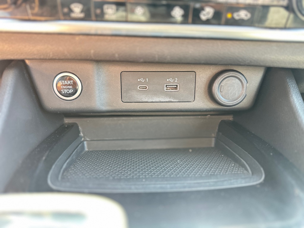 Photo 23 of this NISSAN ROGUE