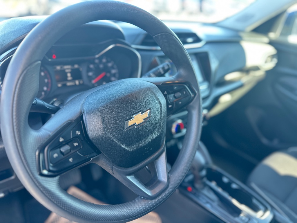 Photo 16 of this CHEVROLET TRAILBLAZER