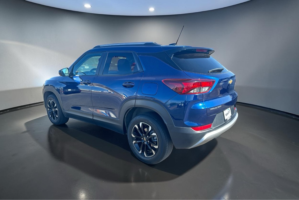 Photo 5 of this CHEVROLET TRAILBLAZER