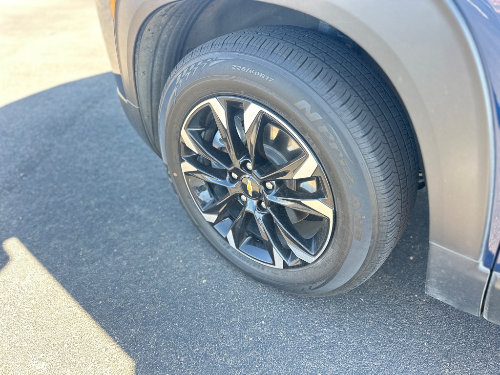Photo 12 of this CHEVROLET TRAILBLAZER