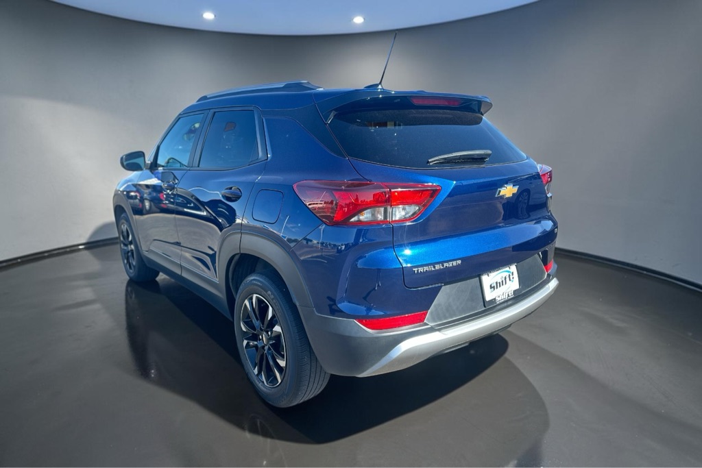 Photo 6 of this CHEVROLET TRAILBLAZER