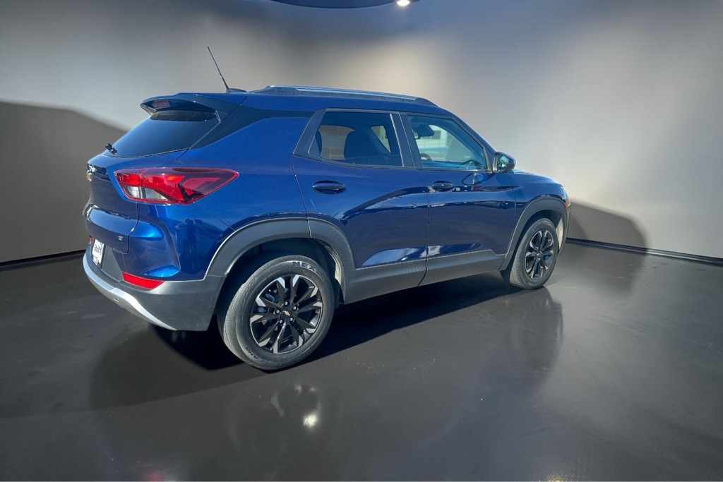 Photo 9 of this CHEVROLET TRAILBLAZER