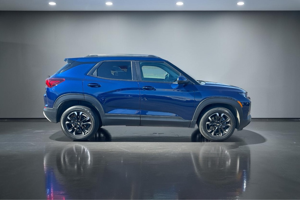 Photo 10 of this CHEVROLET TRAILBLAZER