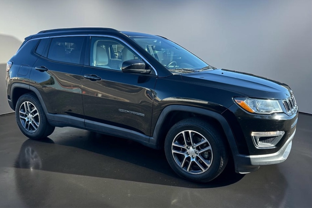 Photo 11 of this JEEP COMPASS