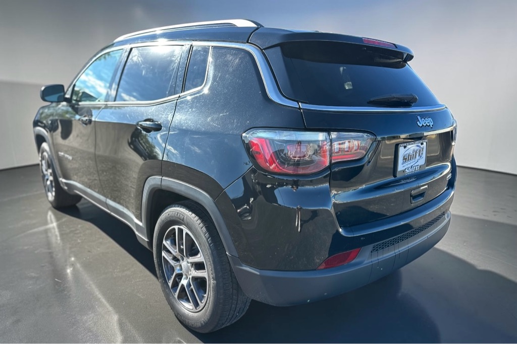 Photo 7 of this JEEP COMPASS