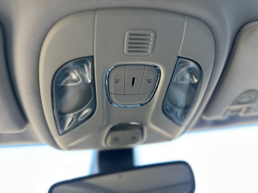 Photo 24 of this JEEP COMPASS
