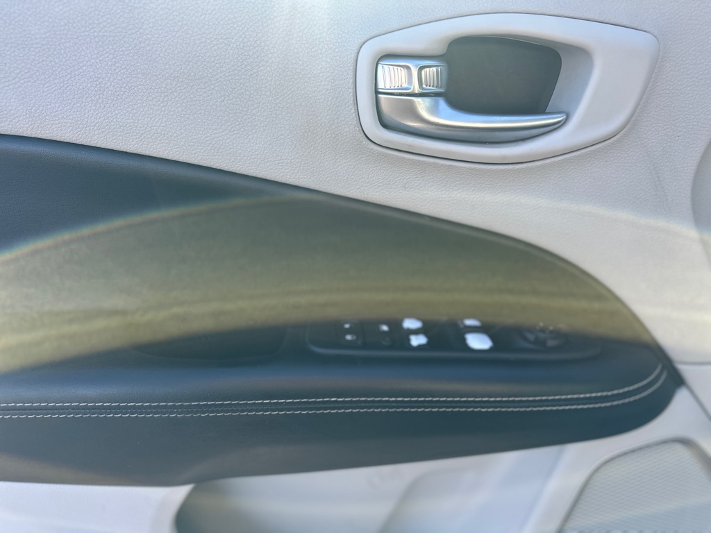 Photo 13 of this JEEP COMPASS