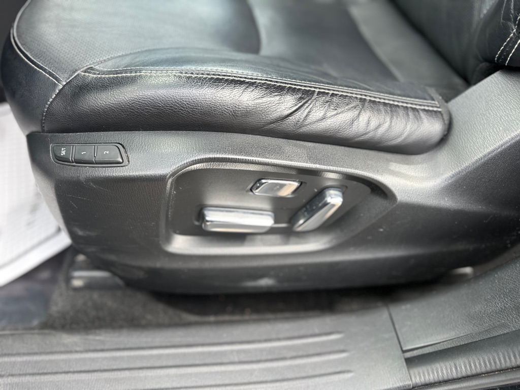 Photo 15 of this MAZDA CX-9
