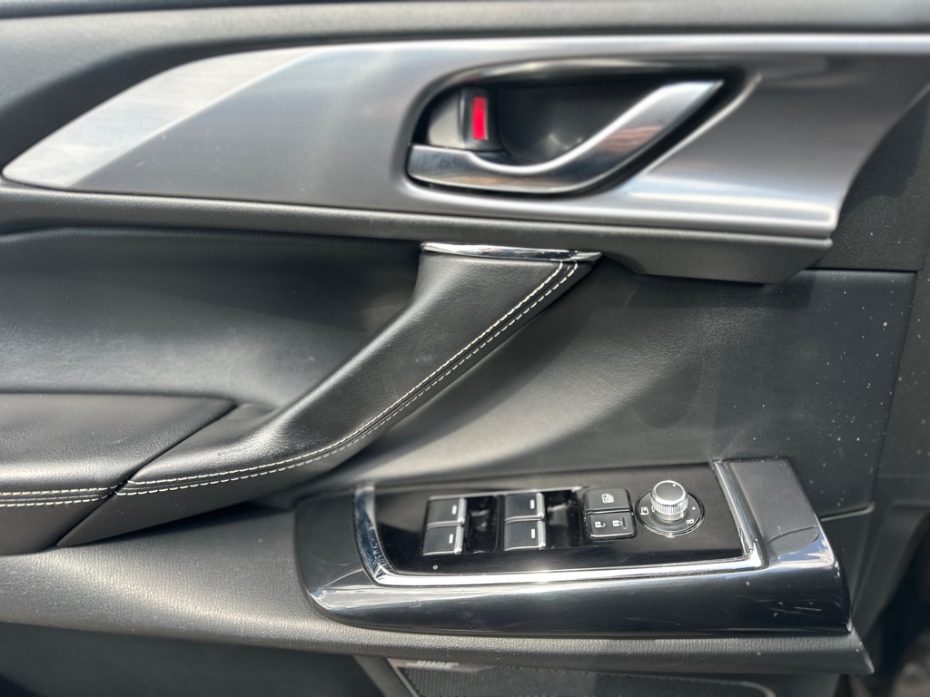 Photo 14 of this MAZDA CX-9