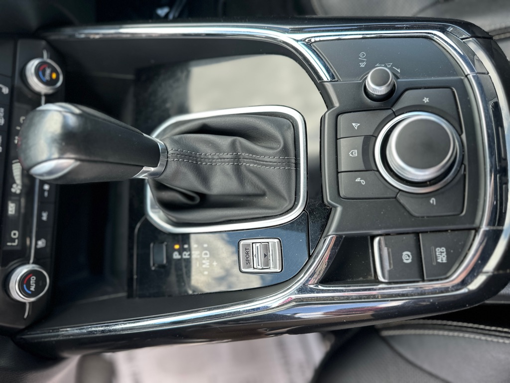 Photo 21 of this MAZDA CX-9