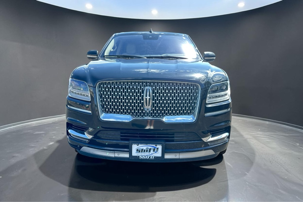 Photo 2 of this LINCOLN NAVIGATOR