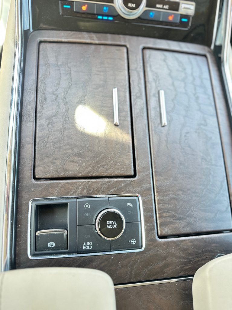 Photo 25 of this LINCOLN NAVIGATOR