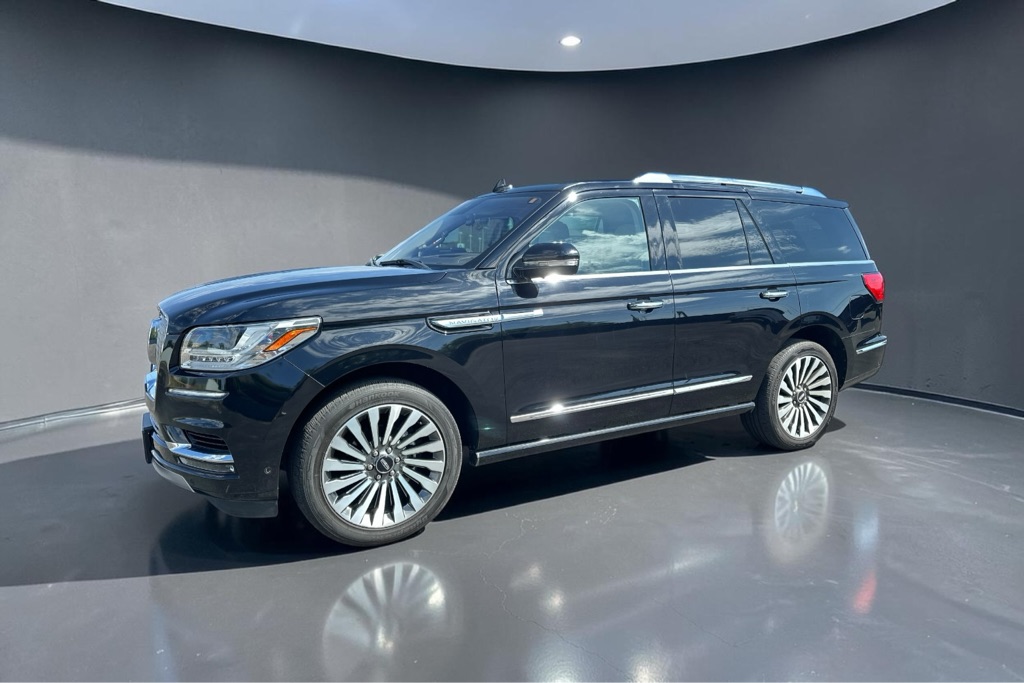 Photo 4 of this LINCOLN NAVIGATOR