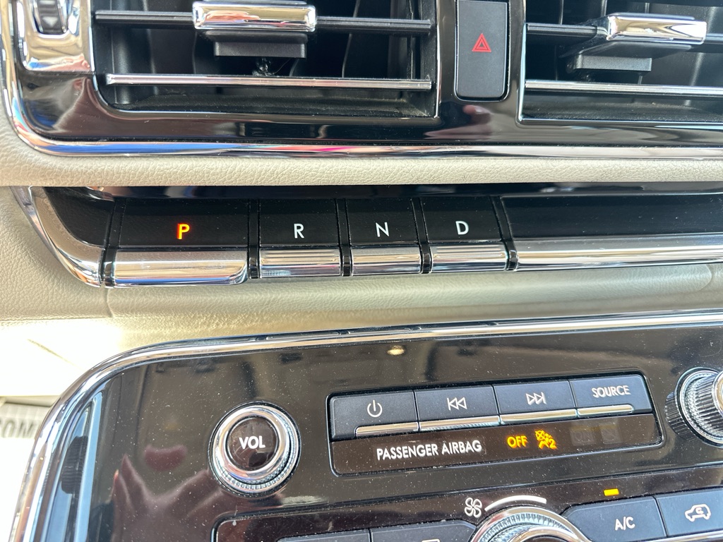 Photo 22 of this LINCOLN NAVIGATOR