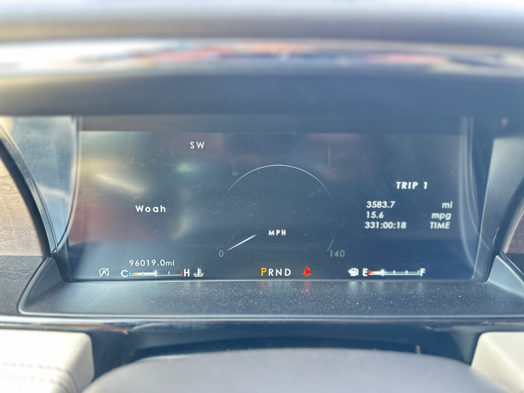 Photo 19 of this LINCOLN NAVIGATOR