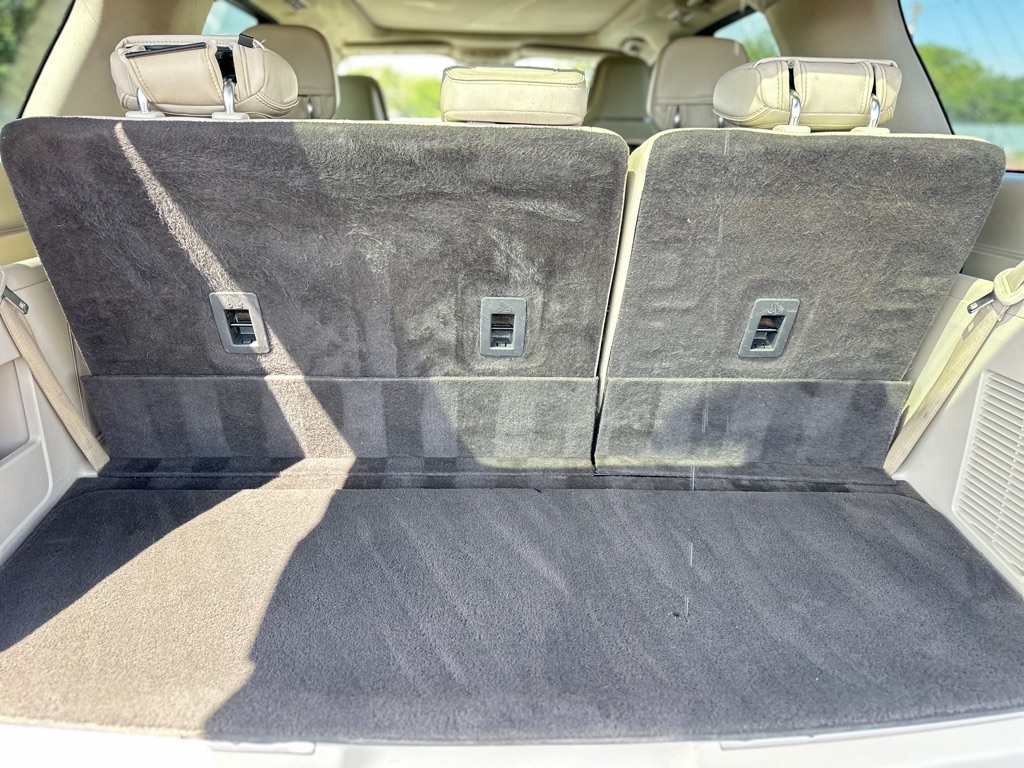 Photo 32 of this LINCOLN NAVIGATOR