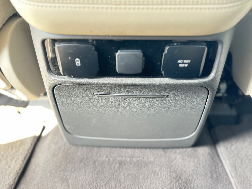 Photo 30 of this LINCOLN NAVIGATOR