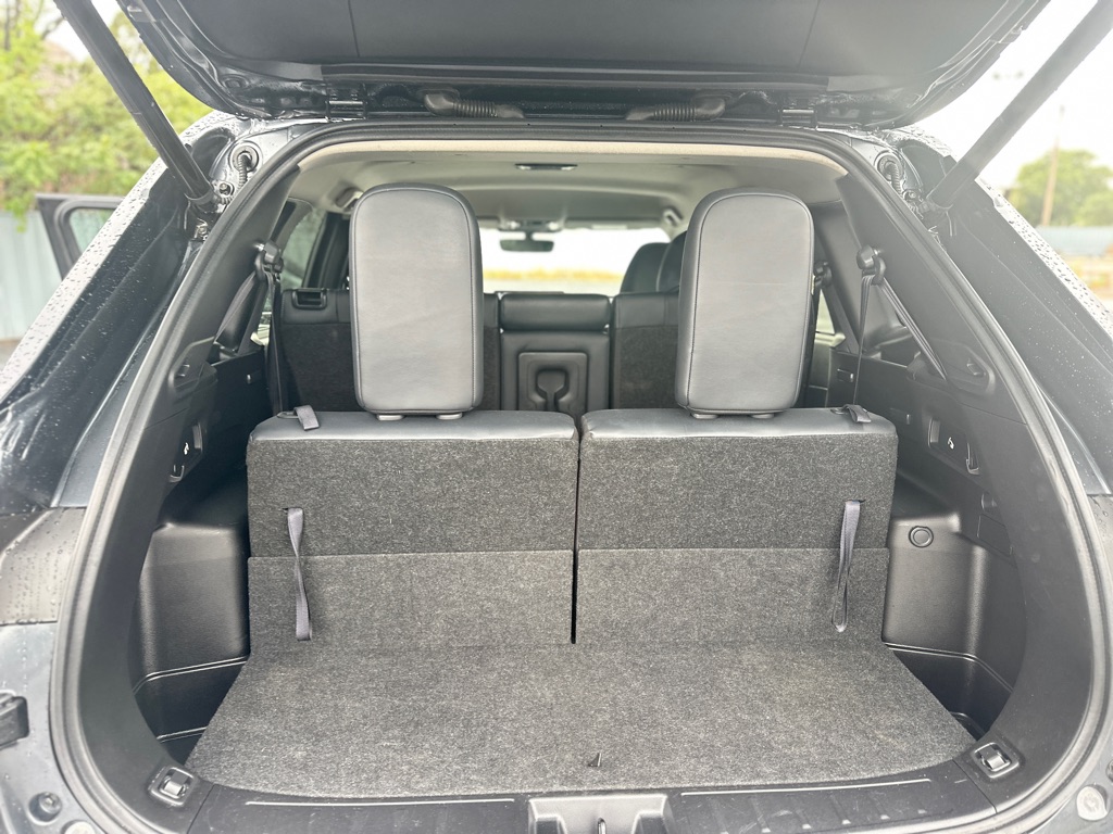 Photo 30 of this MITSUBISHI OUTLANDER