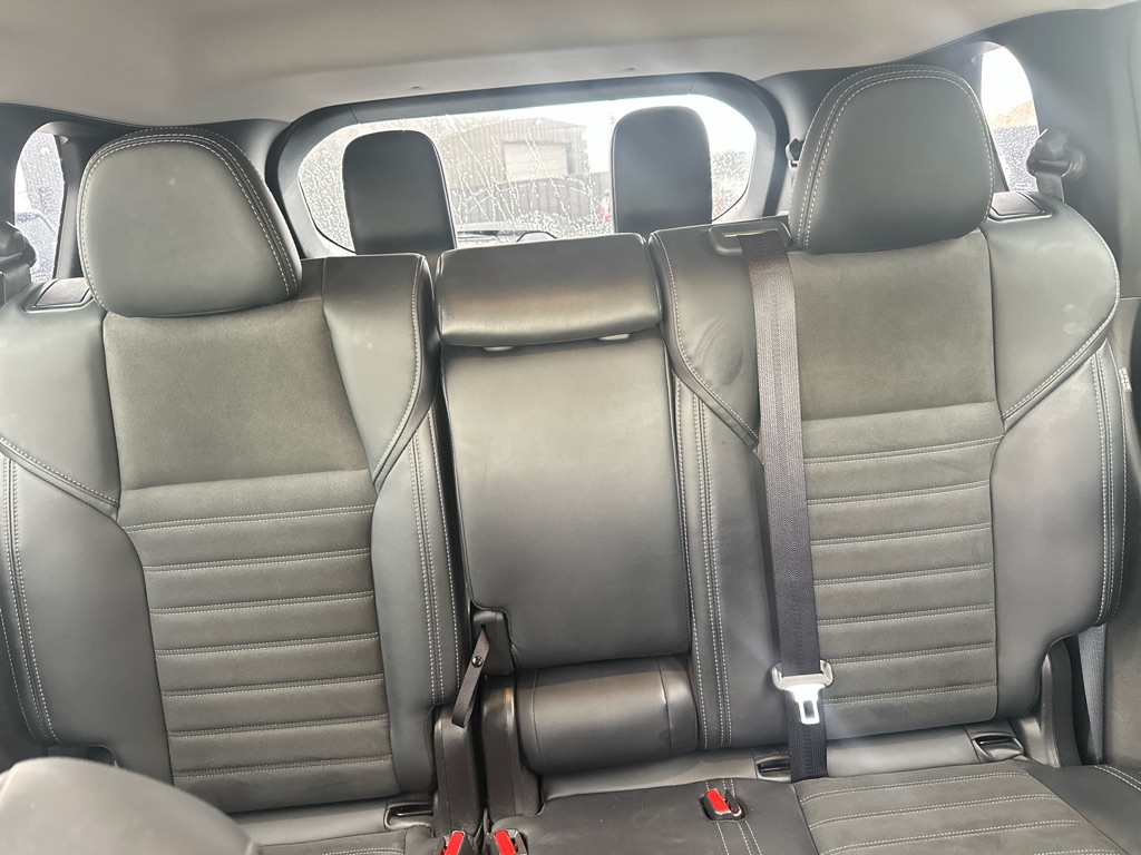 Photo 24 of this MITSUBISHI OUTLANDER