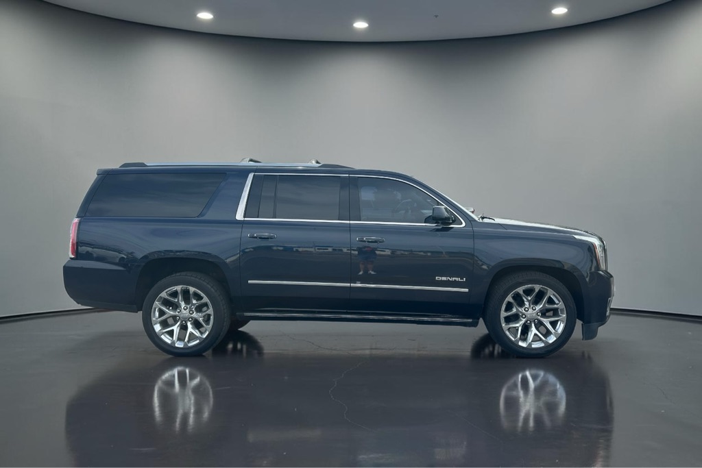 Photo 11 of this GMC YUKON XL
