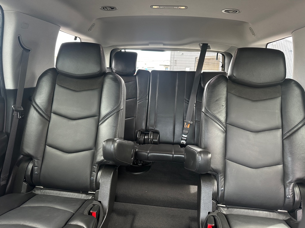 Photo 33 of this GMC YUKON XL