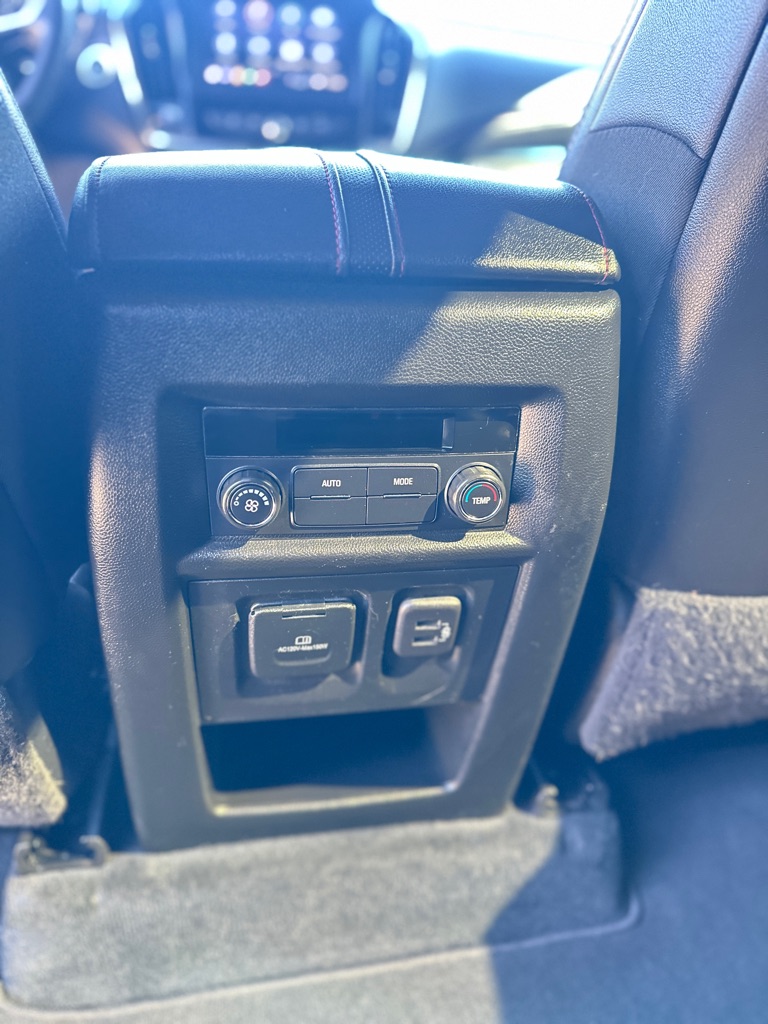 Photo 30 of this CHEVROLET TRAVERSE
